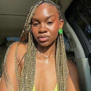 Meet your Posher, Neeva